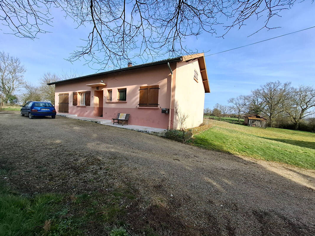 Maison à SAINT-TRIVIER-DE-COURTES