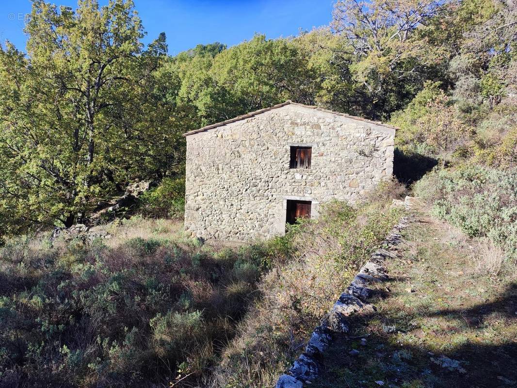 Terrain à SAINT-CEZAIRE-SUR-SIAGNE