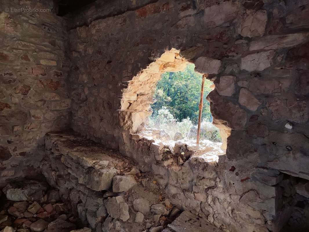 Terrain à SAINT-CEZAIRE-SUR-SIAGNE