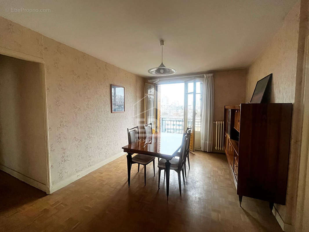 Appartement à IVRY-SUR-SEINE