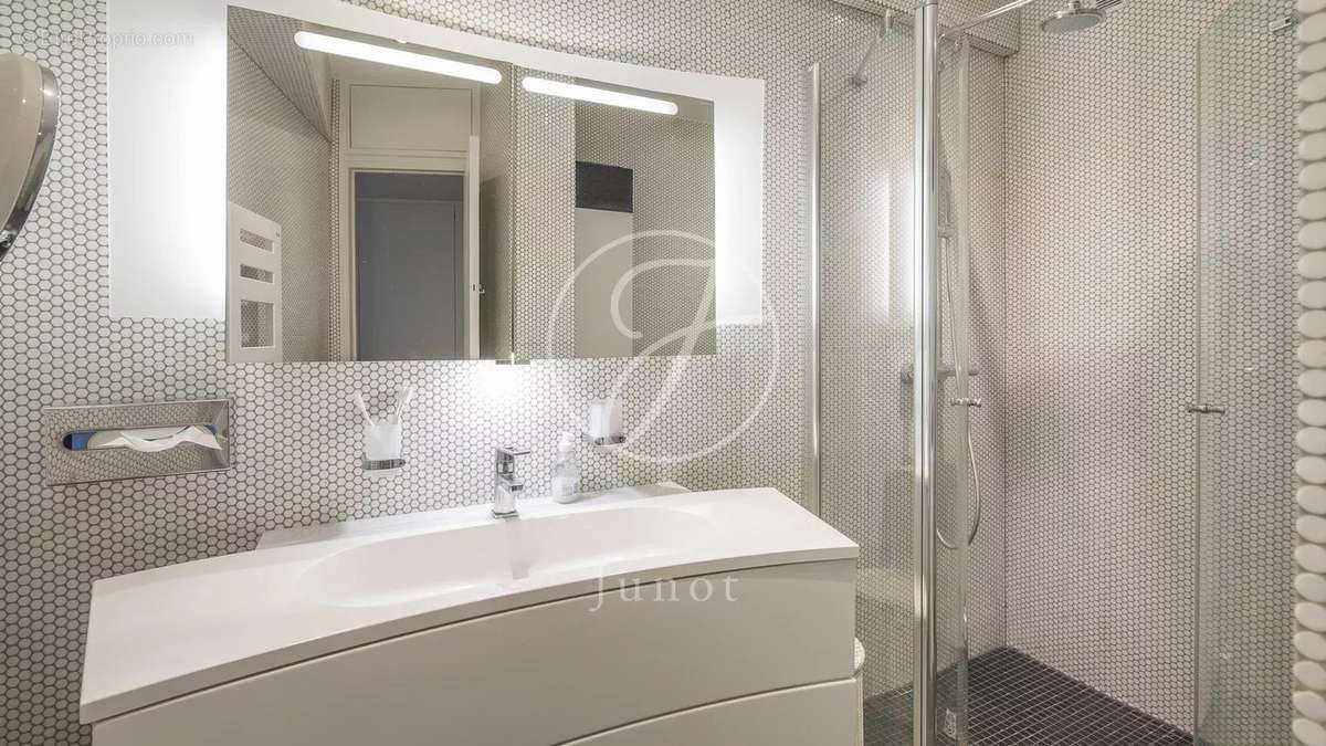 Appartement à PARIS-6E