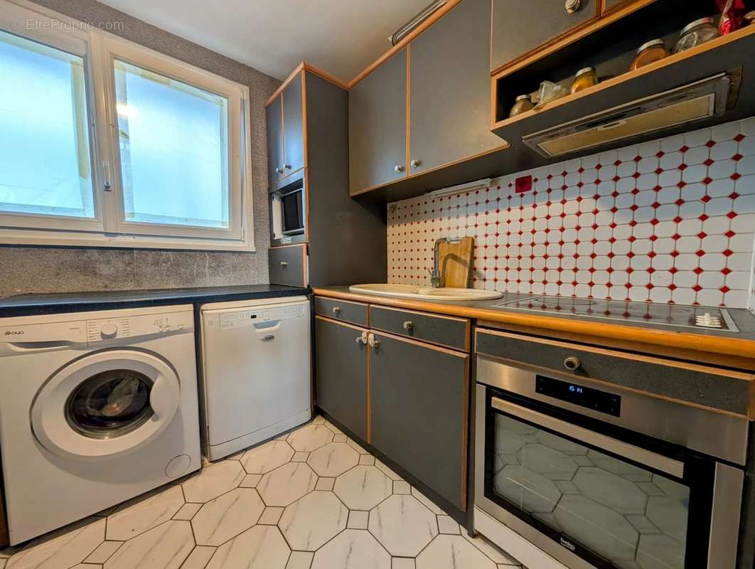 Appartement à LES CLAYES-SOUS-BOIS