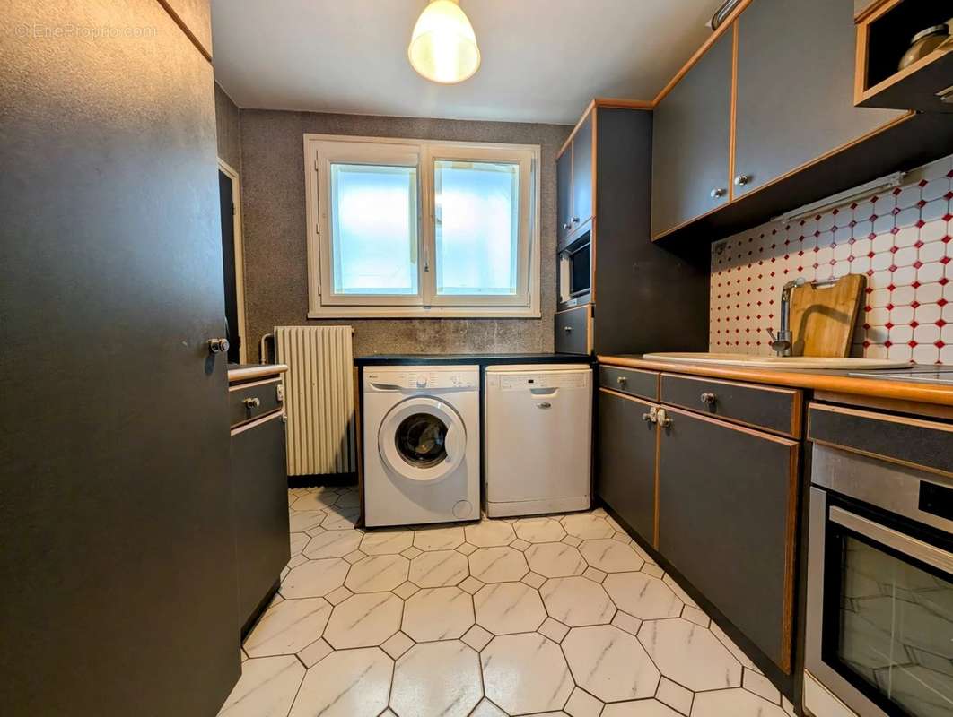 Appartement à LES CLAYES-SOUS-BOIS