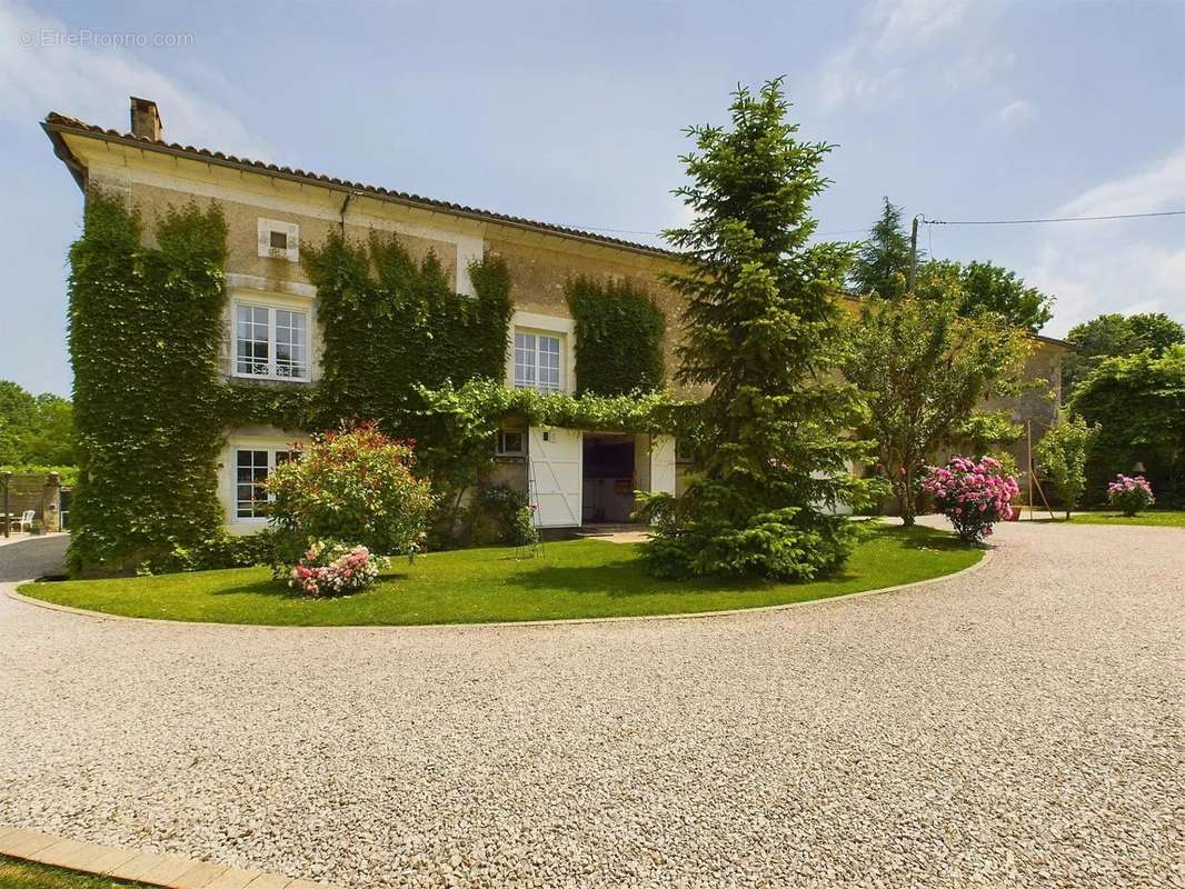 Maison à CHALAIS