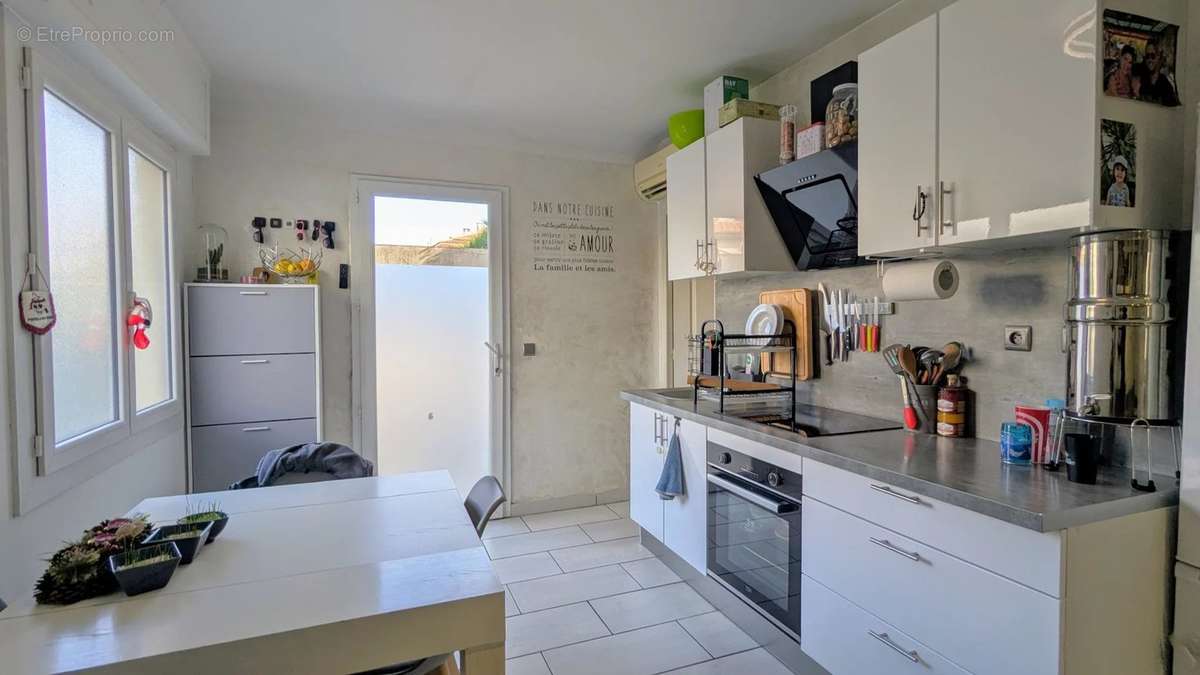 Appartement à SAINT-LAURENT-DU-VAR