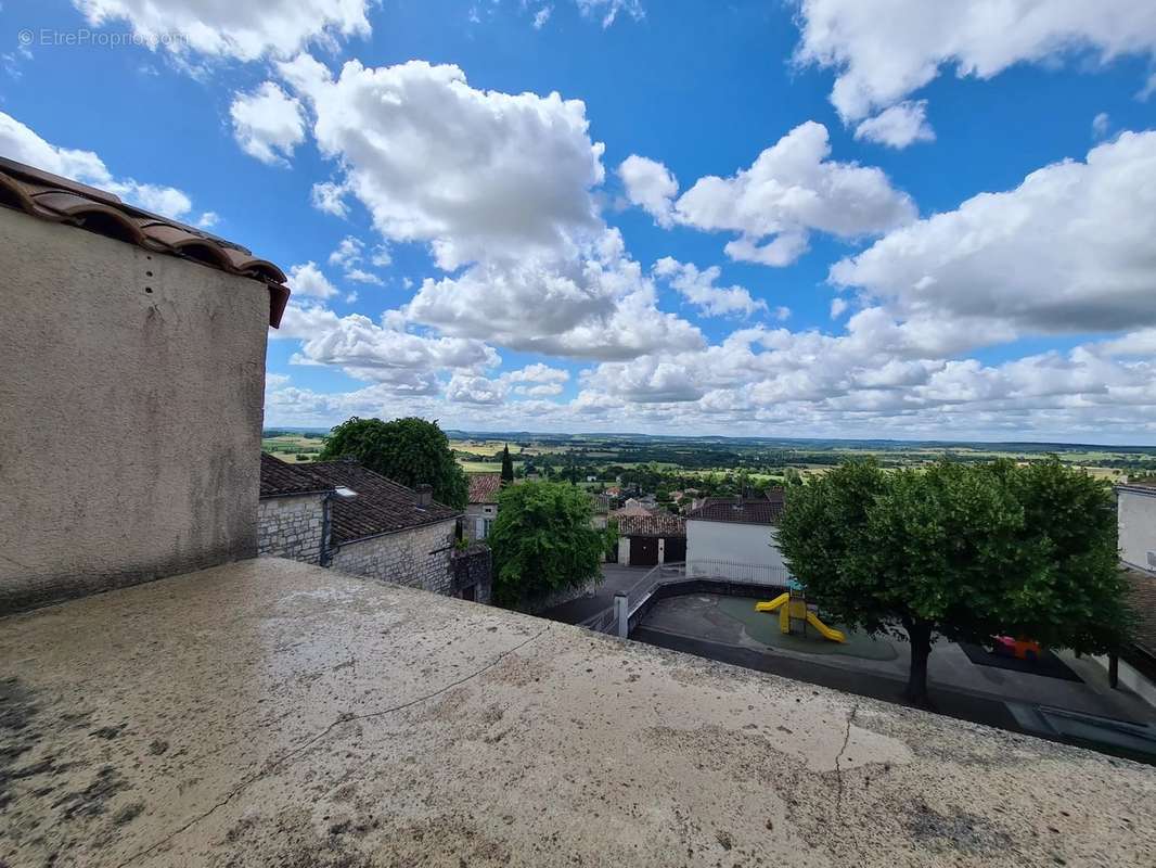 Appartement à MONFLANQUIN