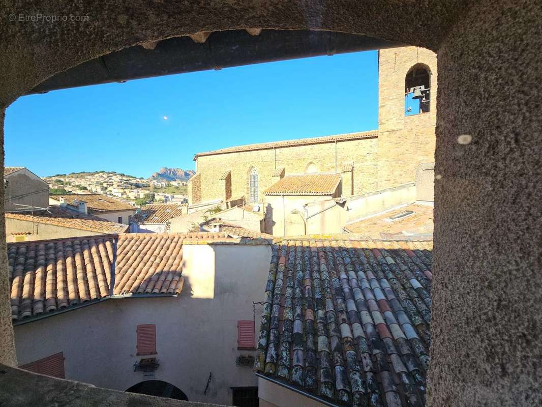 Autre à ROQUEBRUNE-SUR-ARGENS