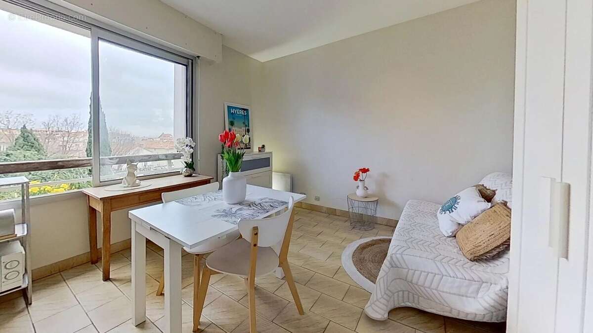 Appartement à HYERES