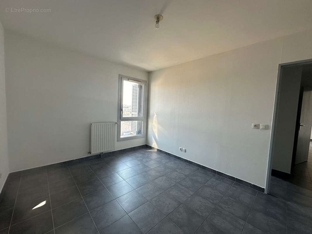 Appartement à MARSEILLE-2E