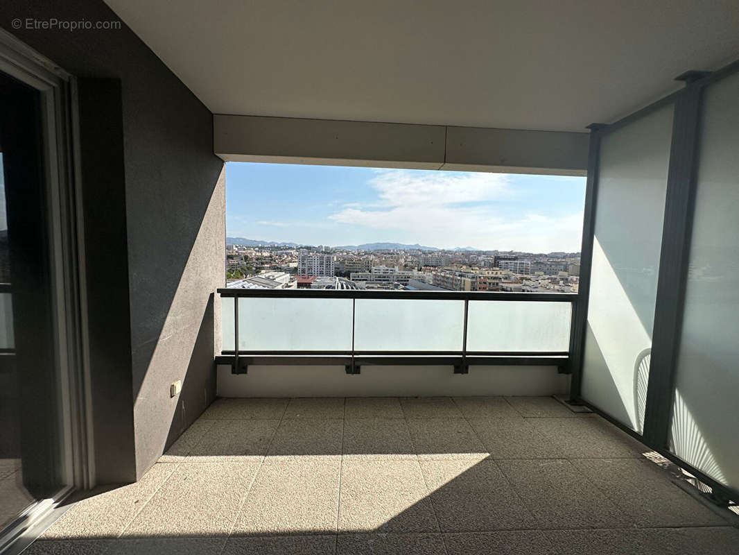 Appartement à MARSEILLE-2E