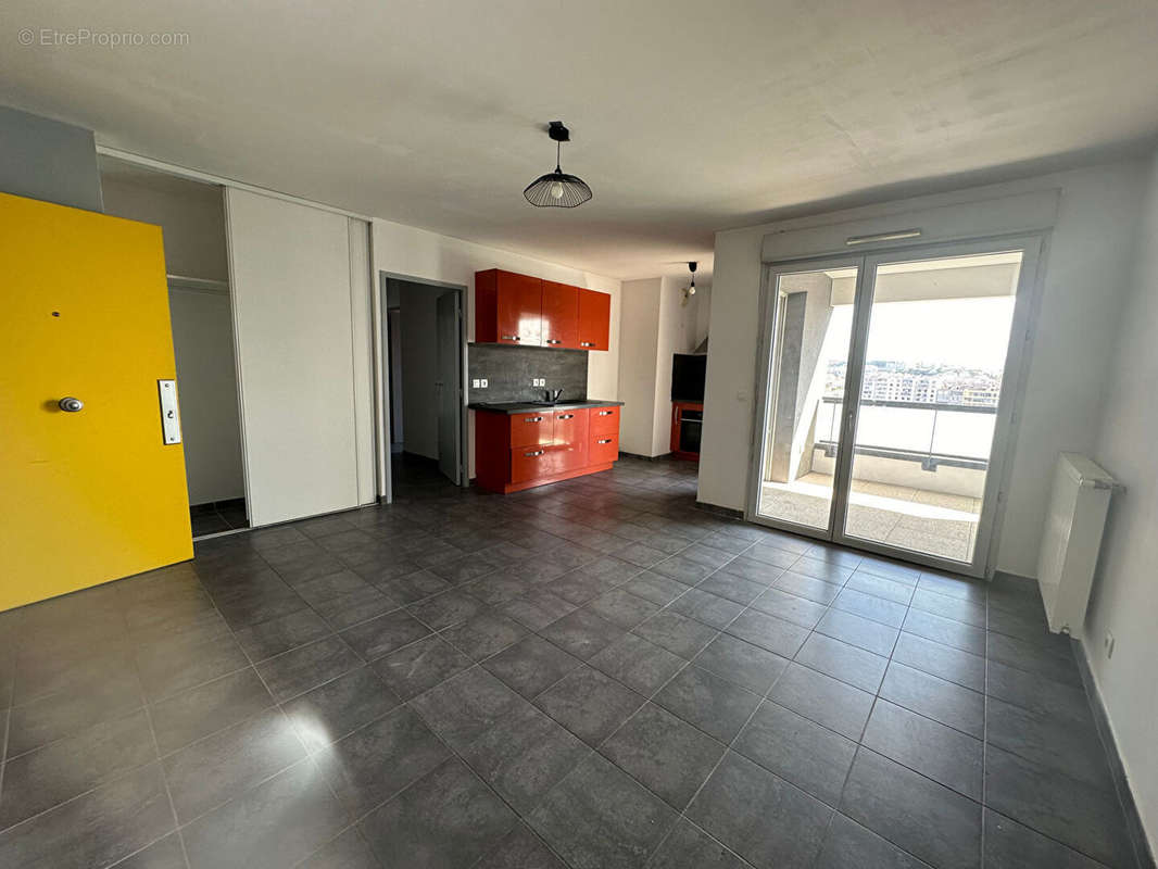 Appartement à MARSEILLE-2E