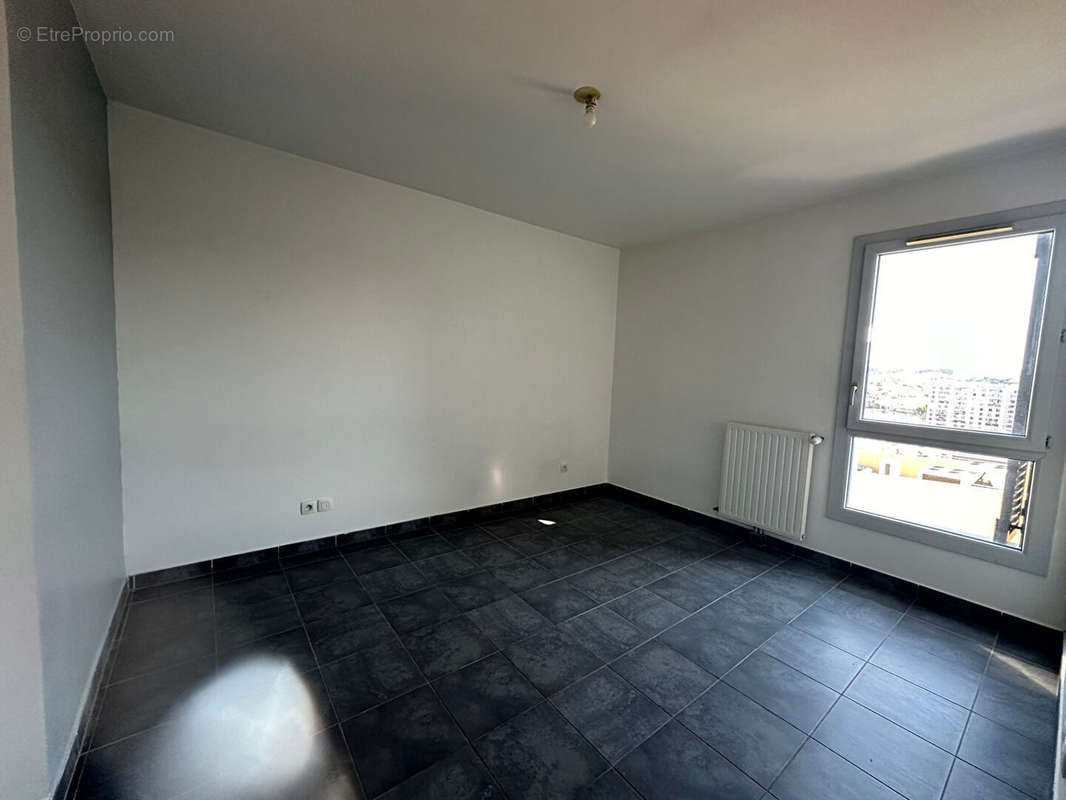 Appartement à MARSEILLE-2E