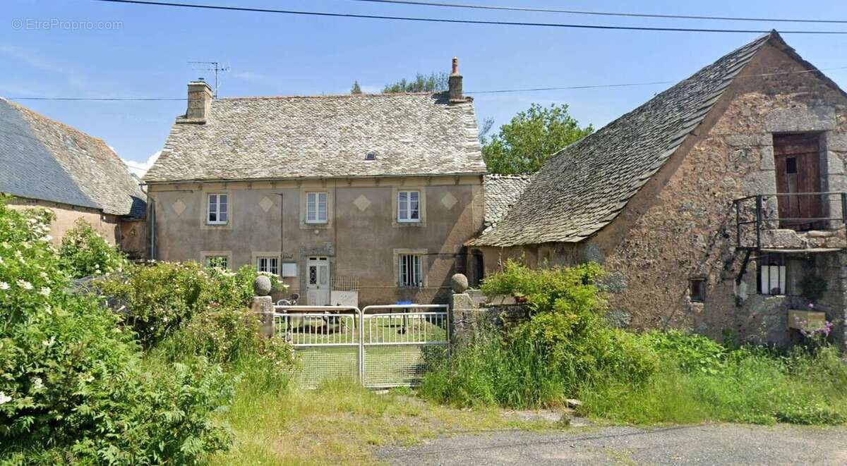 Maison à MONTPEYROUX