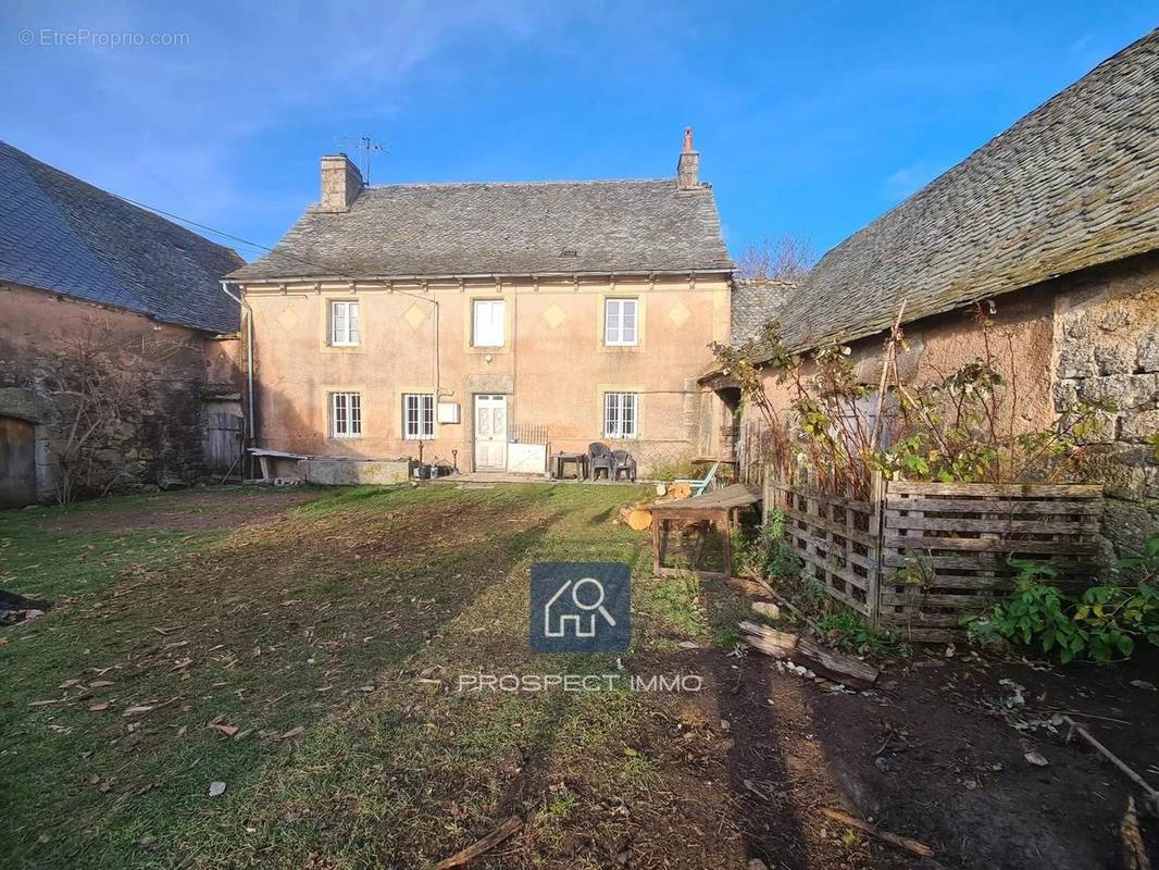 Maison à MONTPEYROUX