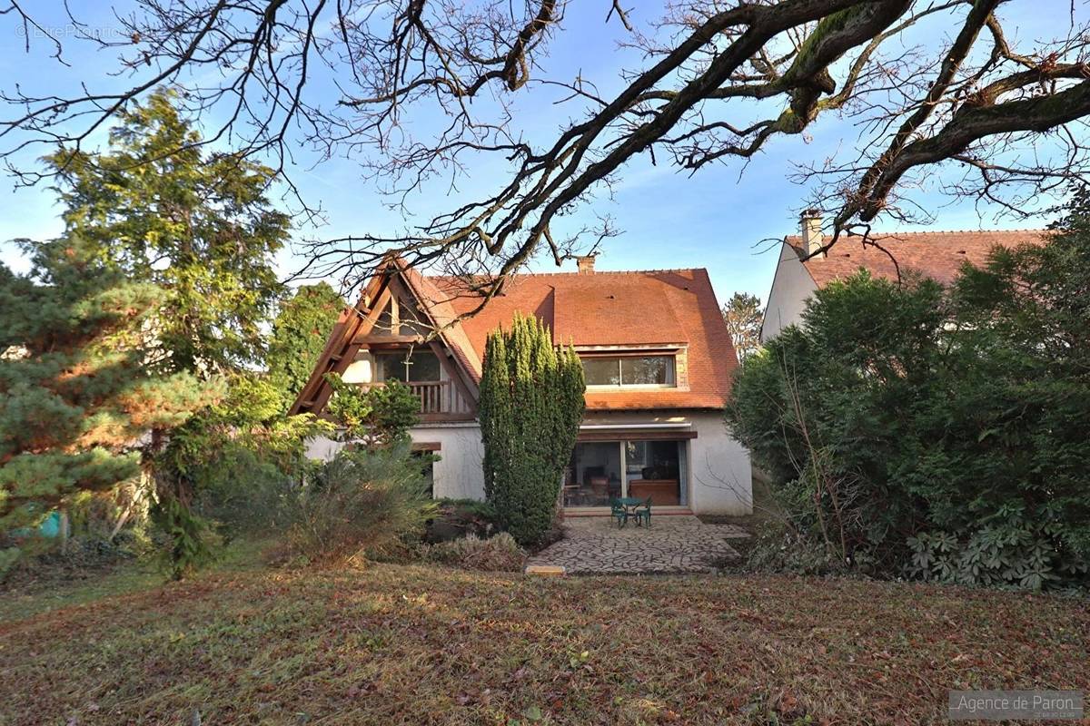 Maison à VERRIERES-LE-BUISSON