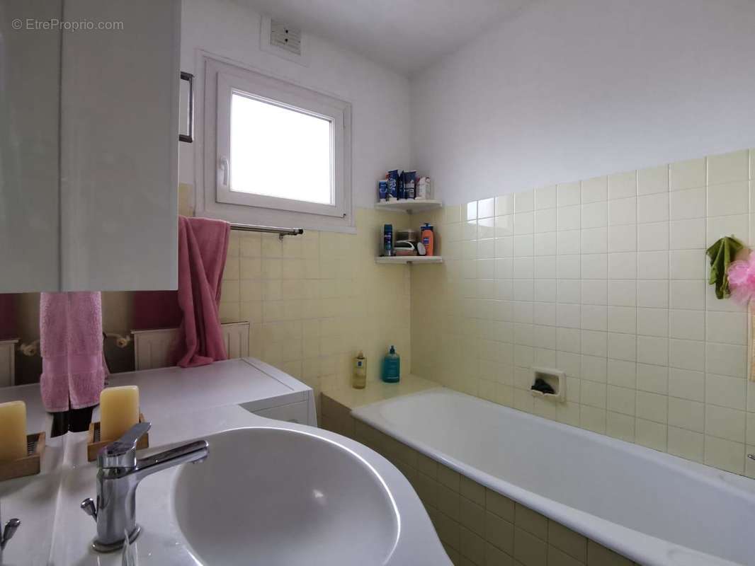   - Appartement à AUBENAS