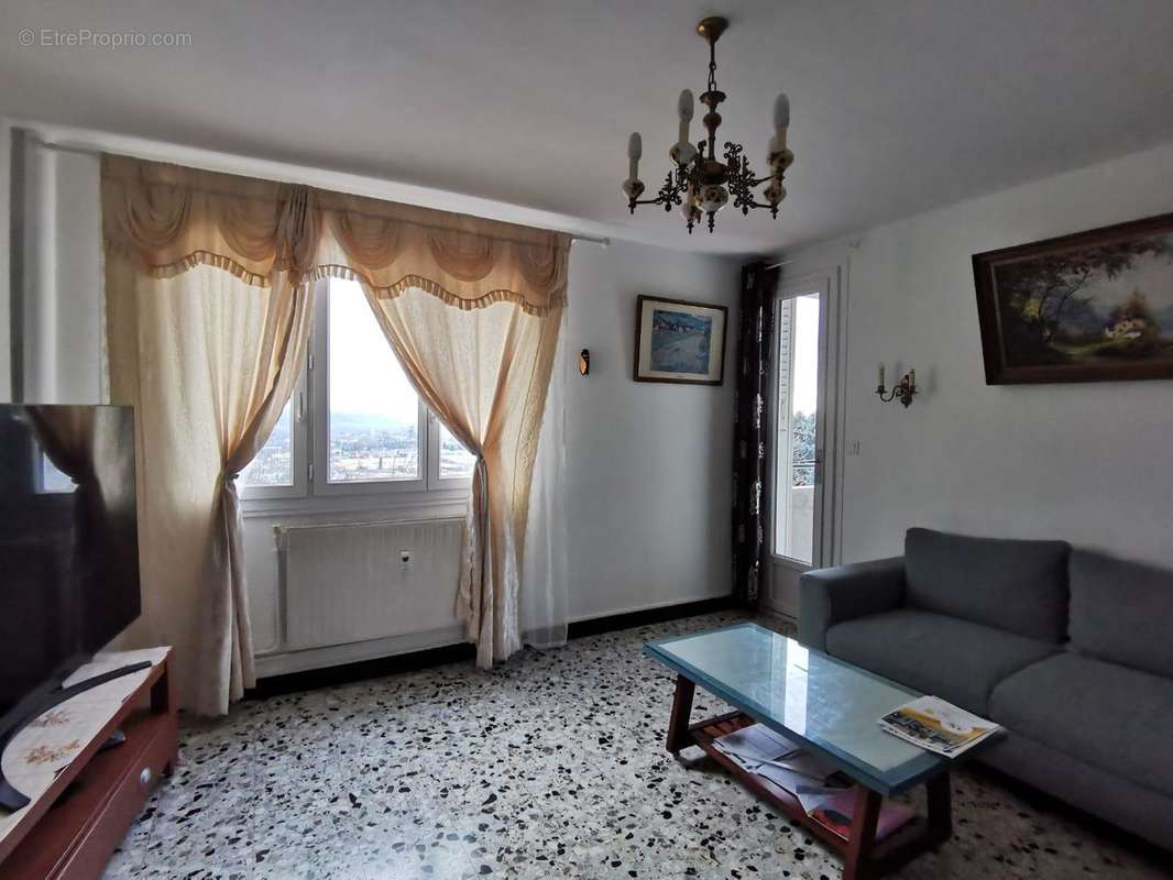   - Appartement à AUBENAS