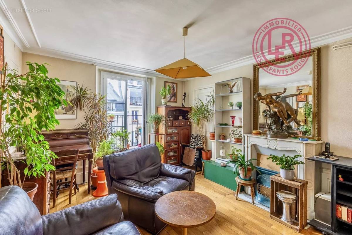 Appartement à PARIS-10E