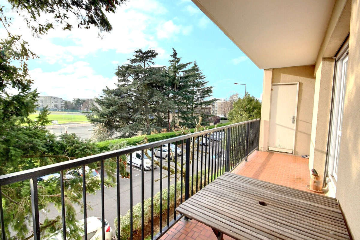 Appartement à FRESNES