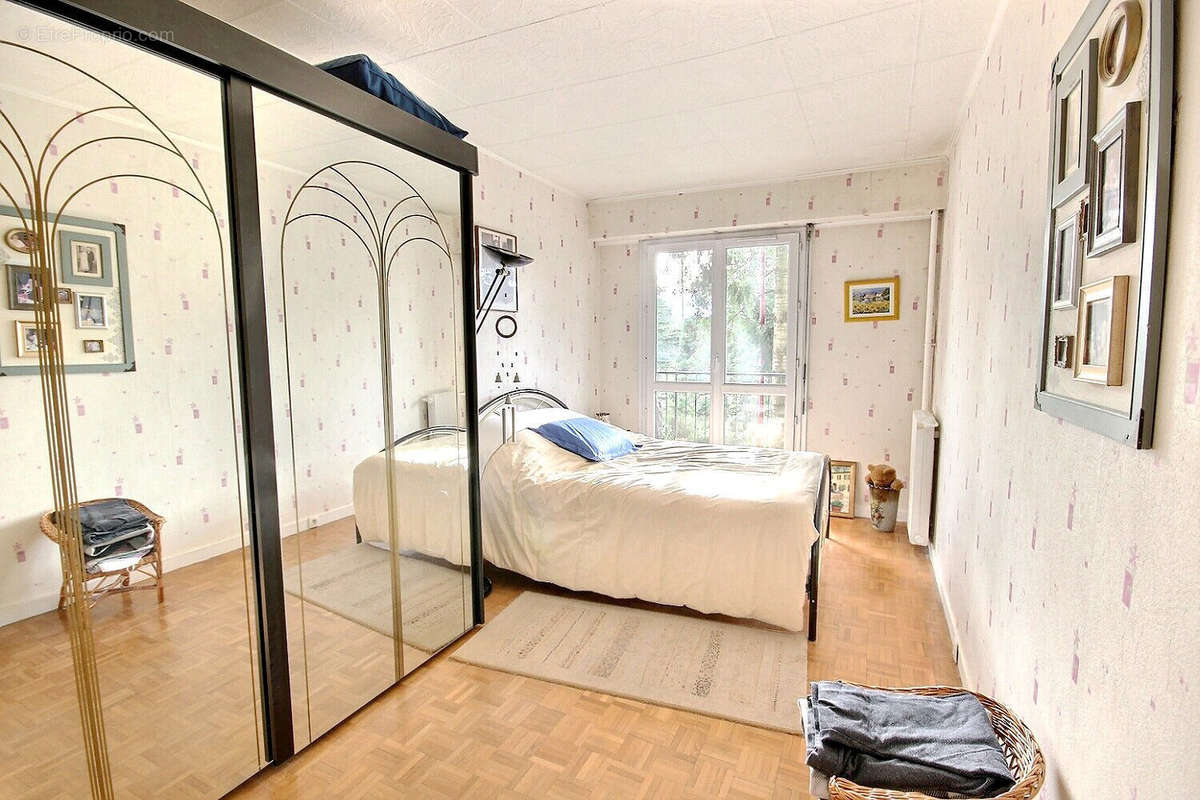 Appartement à FRESNES