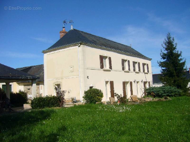 Maison à ETRICHE