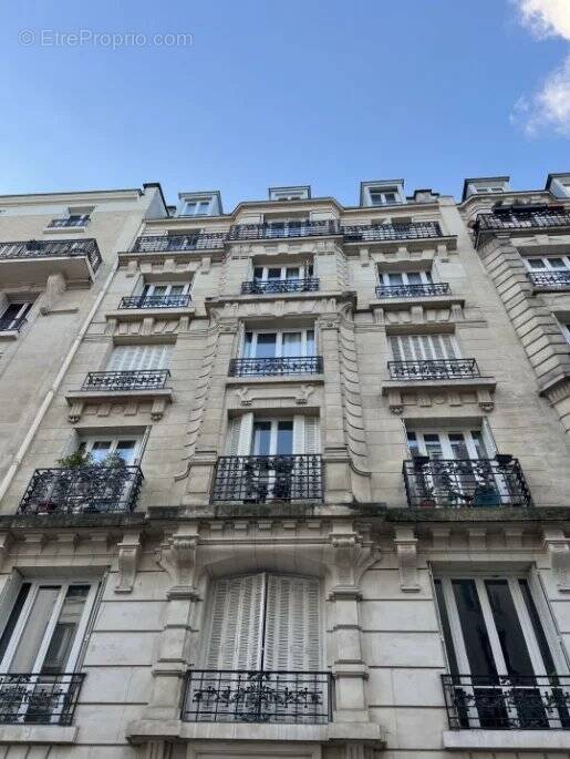 Appartement à PARIS-14E