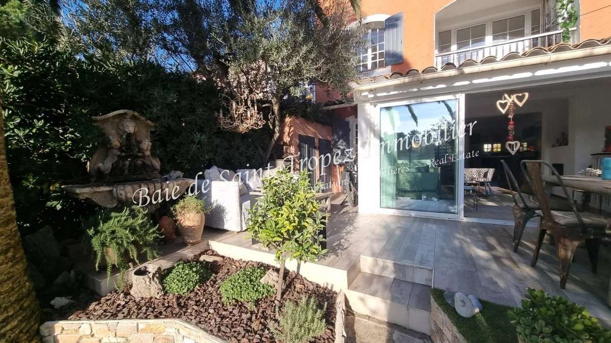 Appartement à GRIMAUD