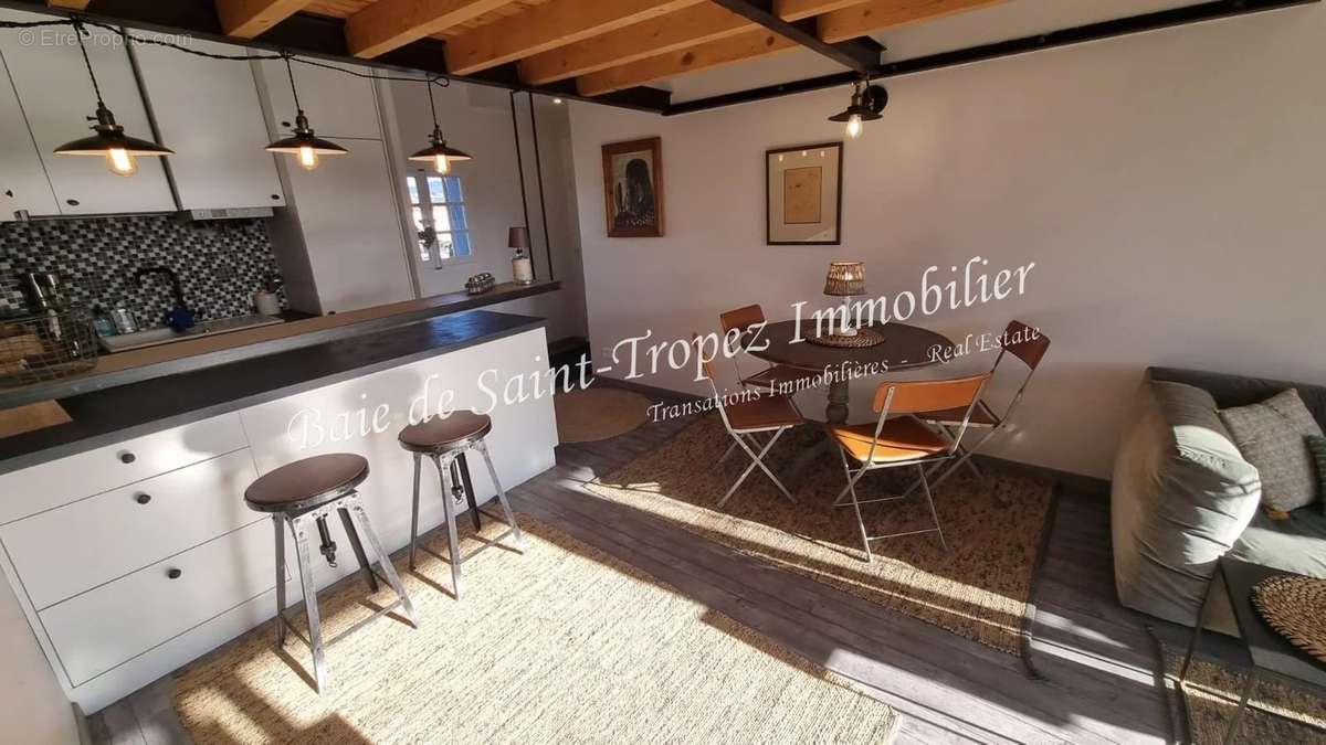 Appartement à GRIMAUD