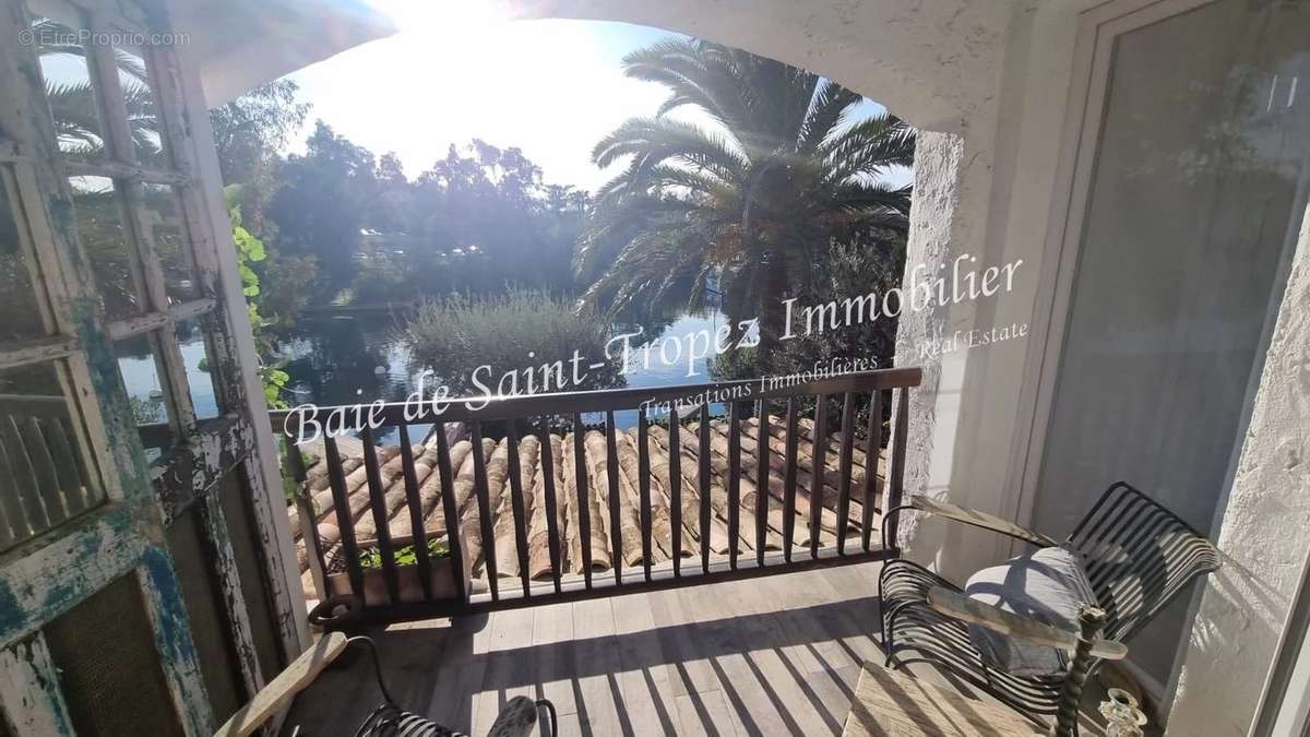 Appartement à GRIMAUD