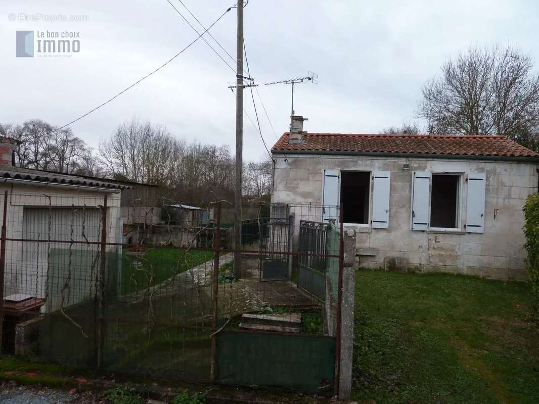 Maison à SAINTES