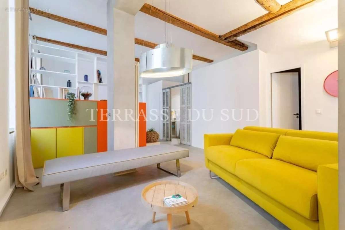 Appartement à MARSEILLE-6E