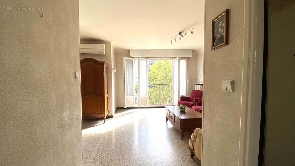 Appartement à MARSEILLE-9E