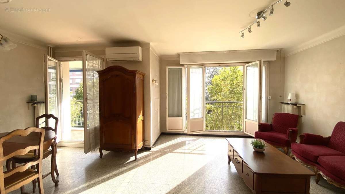 Appartement à MARSEILLE-9E