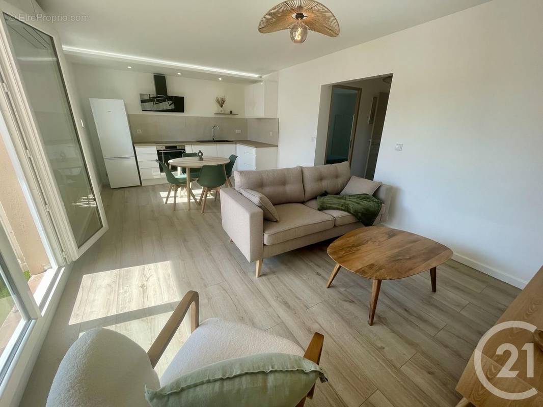 Appartement à SIX-FOURS-LES-PLAGES