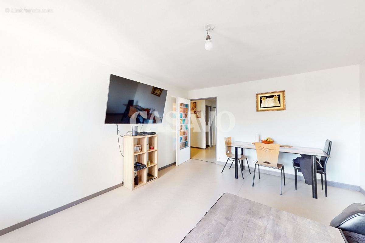 Appartement à VILLENEUVE-LA-GARENNE