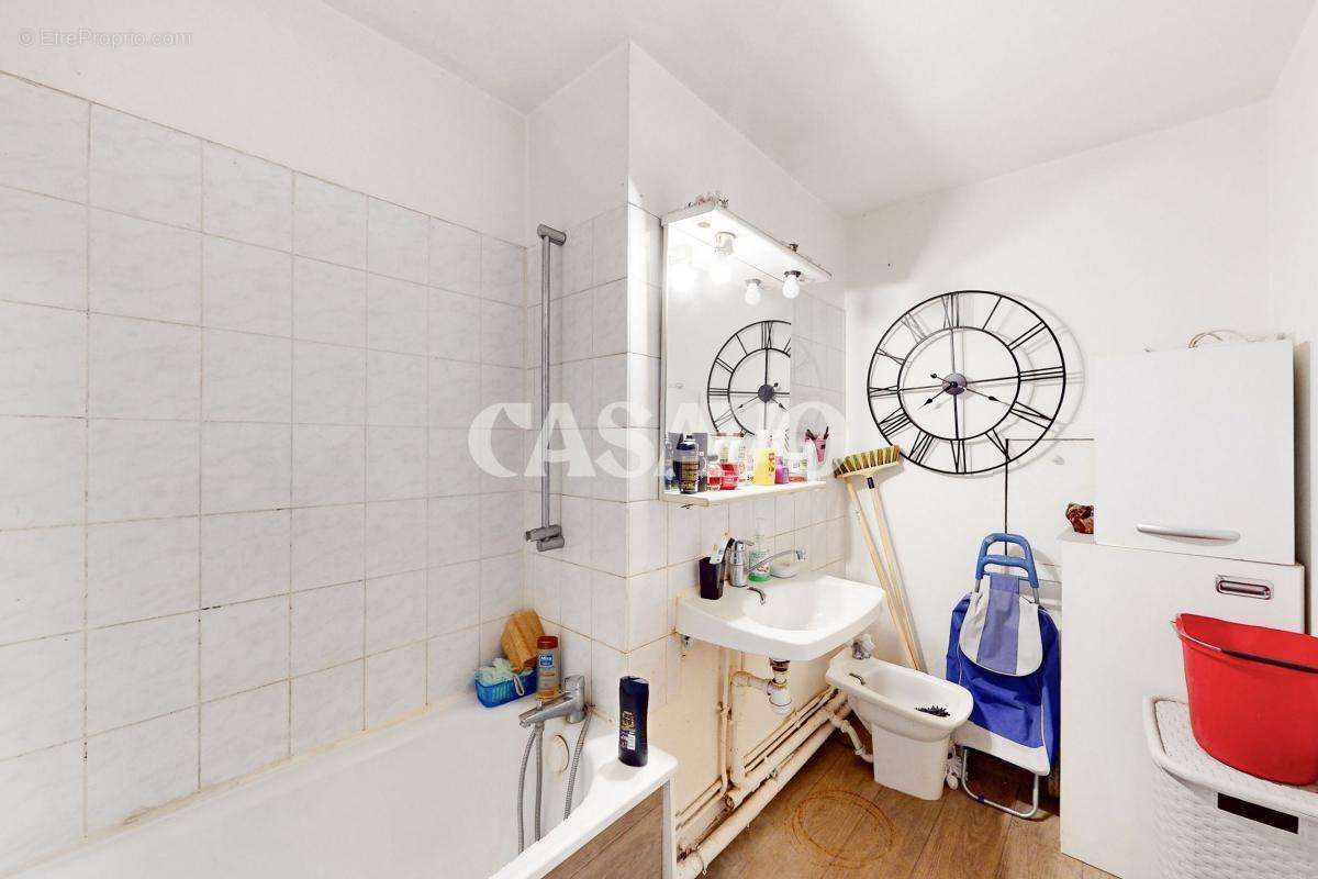 Appartement à VILLENEUVE-LA-GARENNE