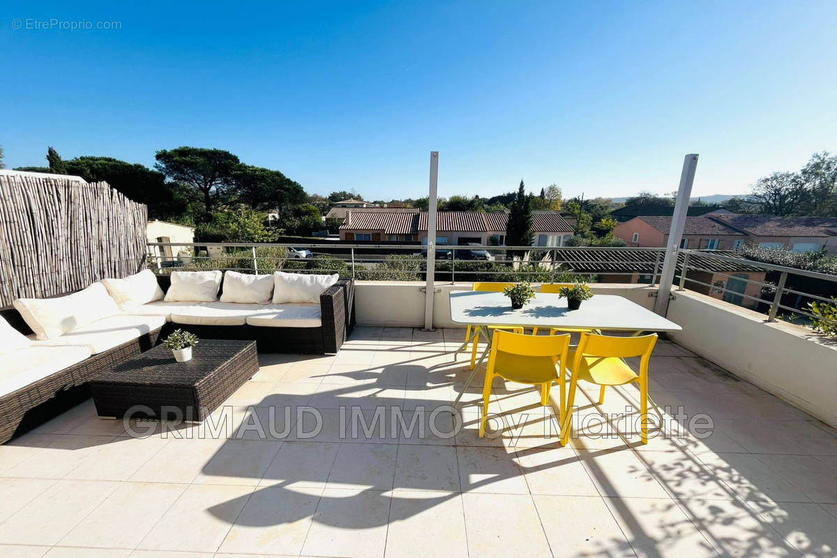 Appartement à GRIMAUD