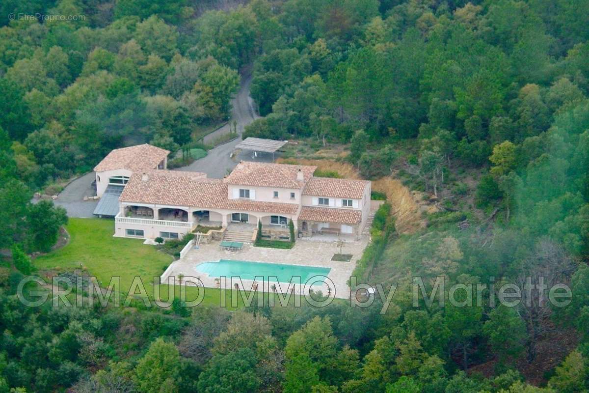 Maison à LA GARDE-FREINET