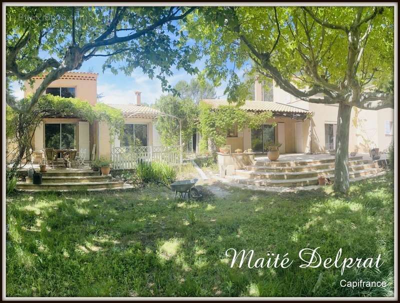 Maison à L&#039;ISLE-SUR-LA-SORGUE