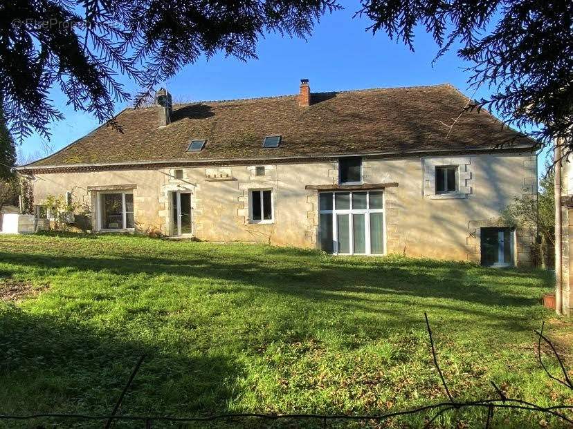 Maison à THIVIERS