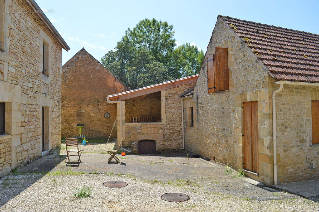 Maison à MARCILLAC-SAINT-QUENTIN