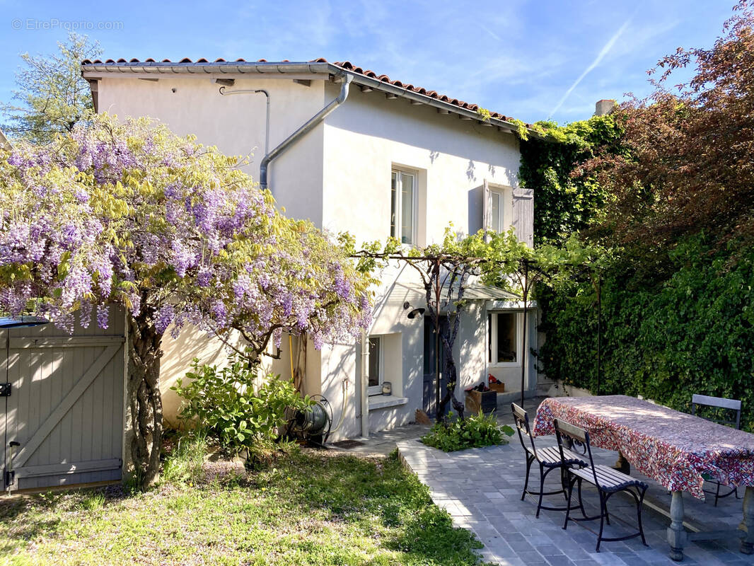 Maison à CHARLY