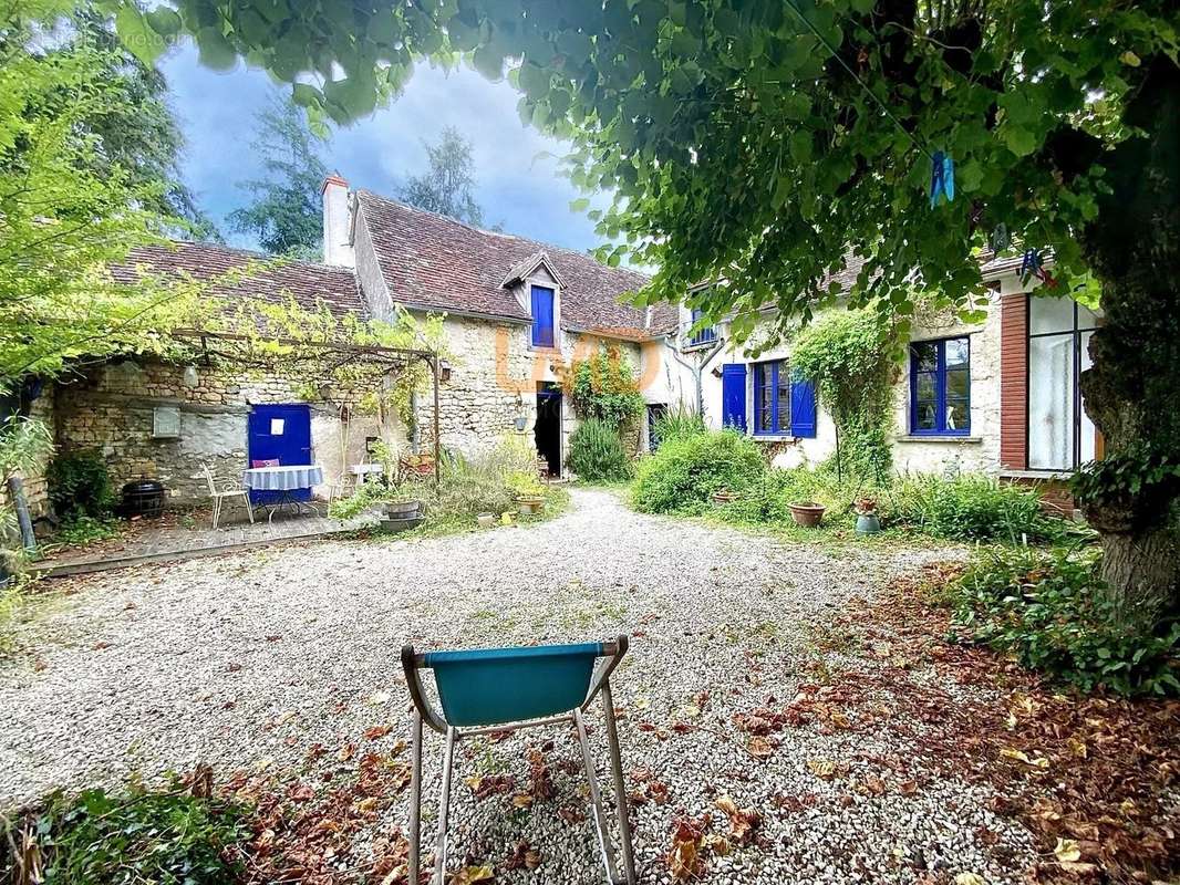 Maison à POULIGNY-SAINT-PIERRE