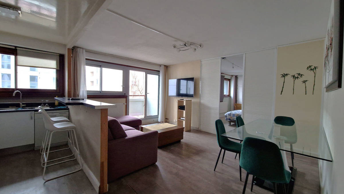 Appartement à PARIS-15E