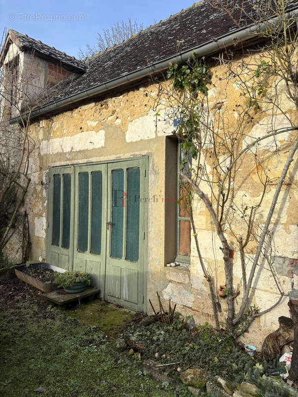 Maison à LA CHAPELLE-MONTLIGEON