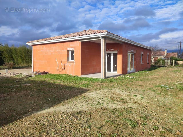 Maison à MONTBETON