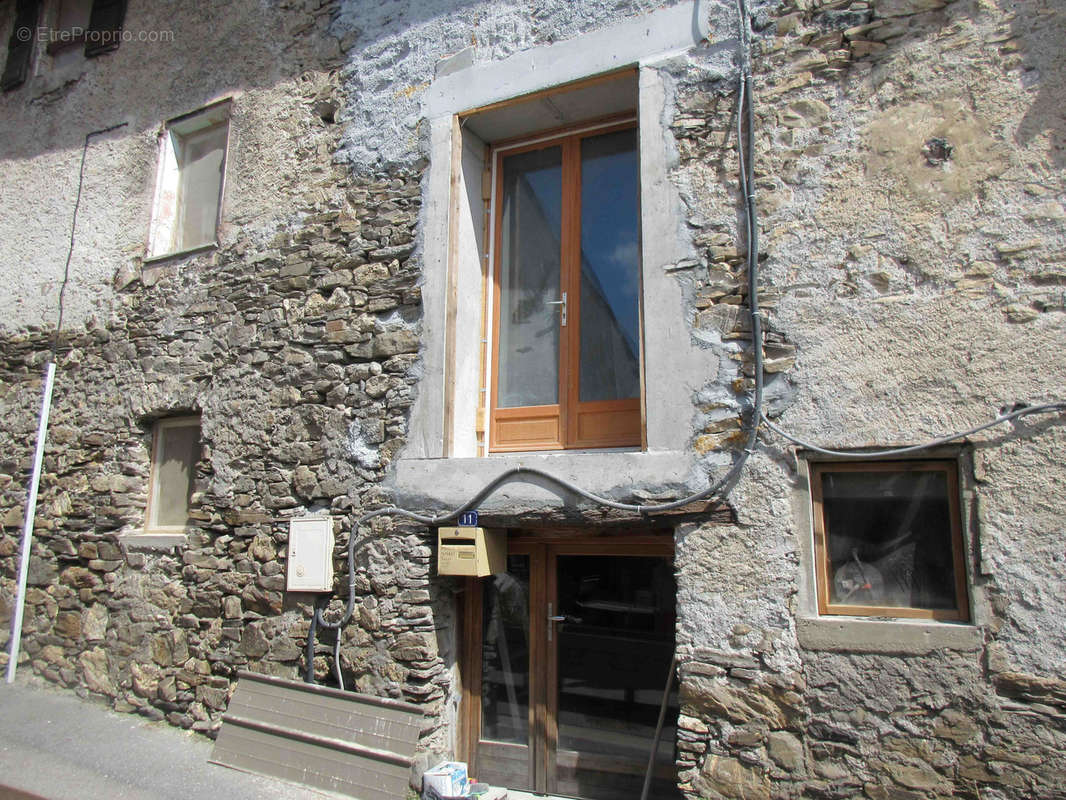 Appartement à SAINT-CLEMENT-SUR-DURANCE