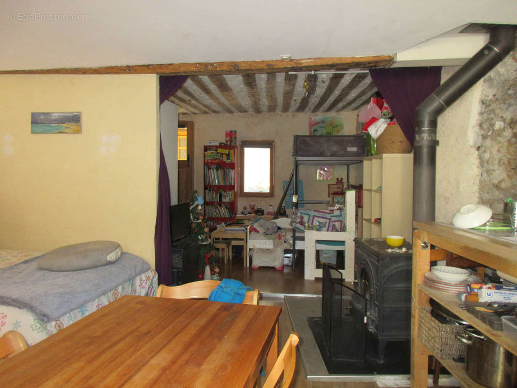 Appartement à SAINT-CLEMENT-SUR-DURANCE