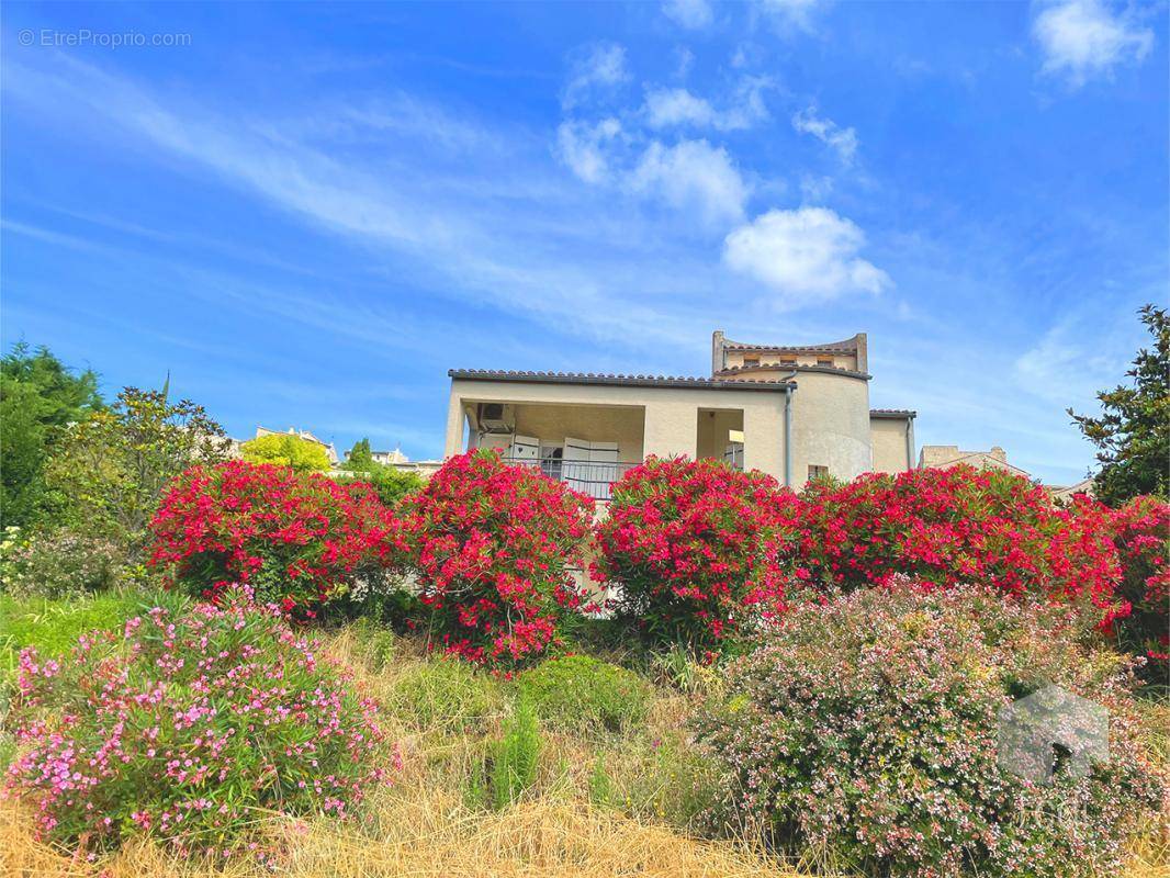 Maison à LA GARDE-ADHEMAR