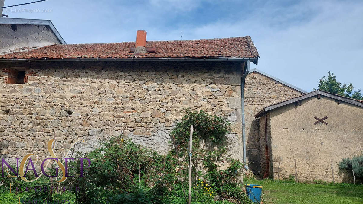 Maison à LACHAUX